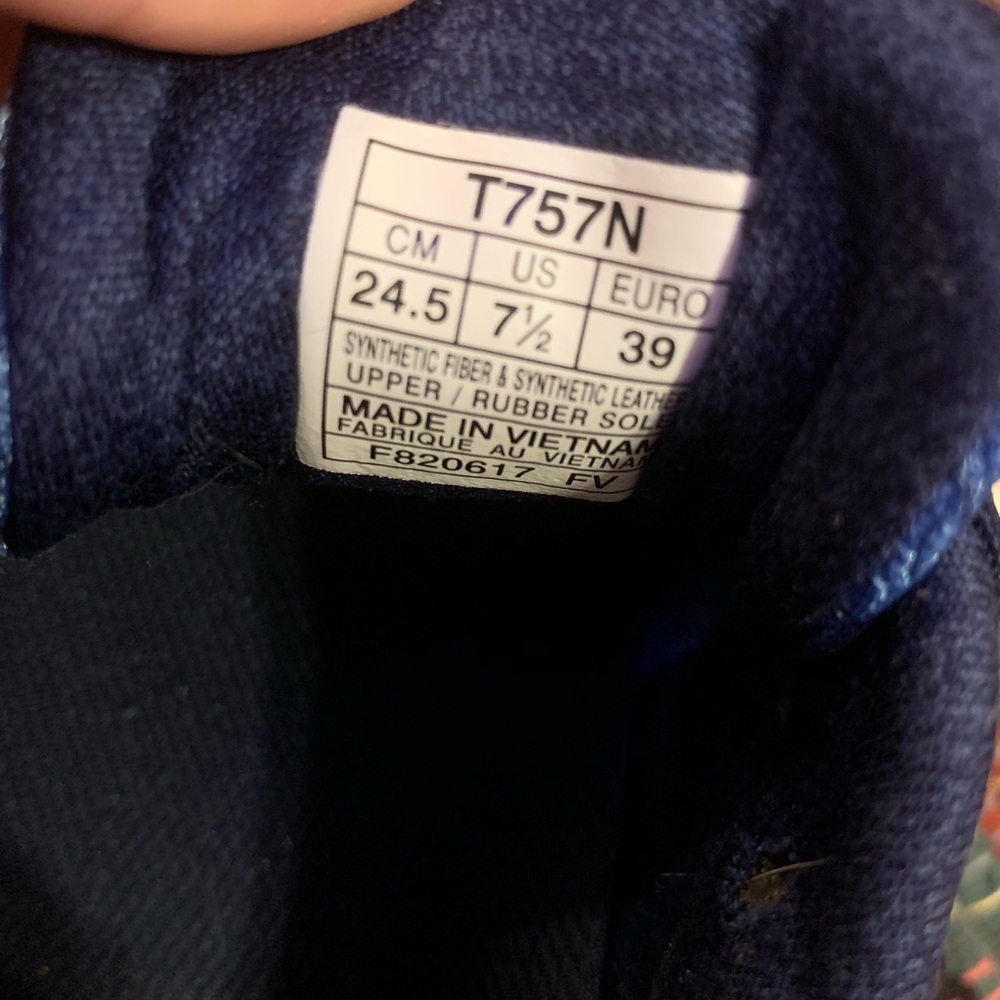 ASICS Running Shoes - Picture 5 of 7